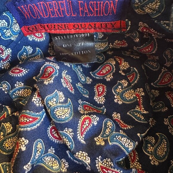 The Levi’s Denim Striped Newsboy Cap is a vintage style hat made from 100% cotto - Picture 4 of 15